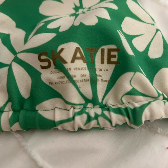 Skatie Green and White Floral Bikini - Picture 3 of 5